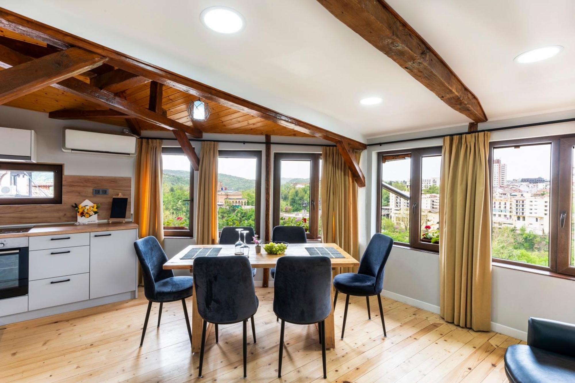 Bobevata Guest House - Floor 2 - Stunning View Old Town Veliko Tŭrnovo Exterior foto