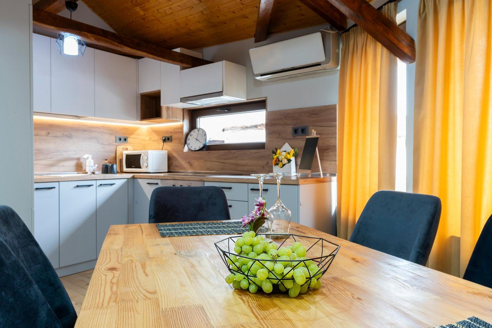 Bobevata Guest House - Floor 2 - Stunning View Old Town Veliko Tŭrnovo Exterior foto
