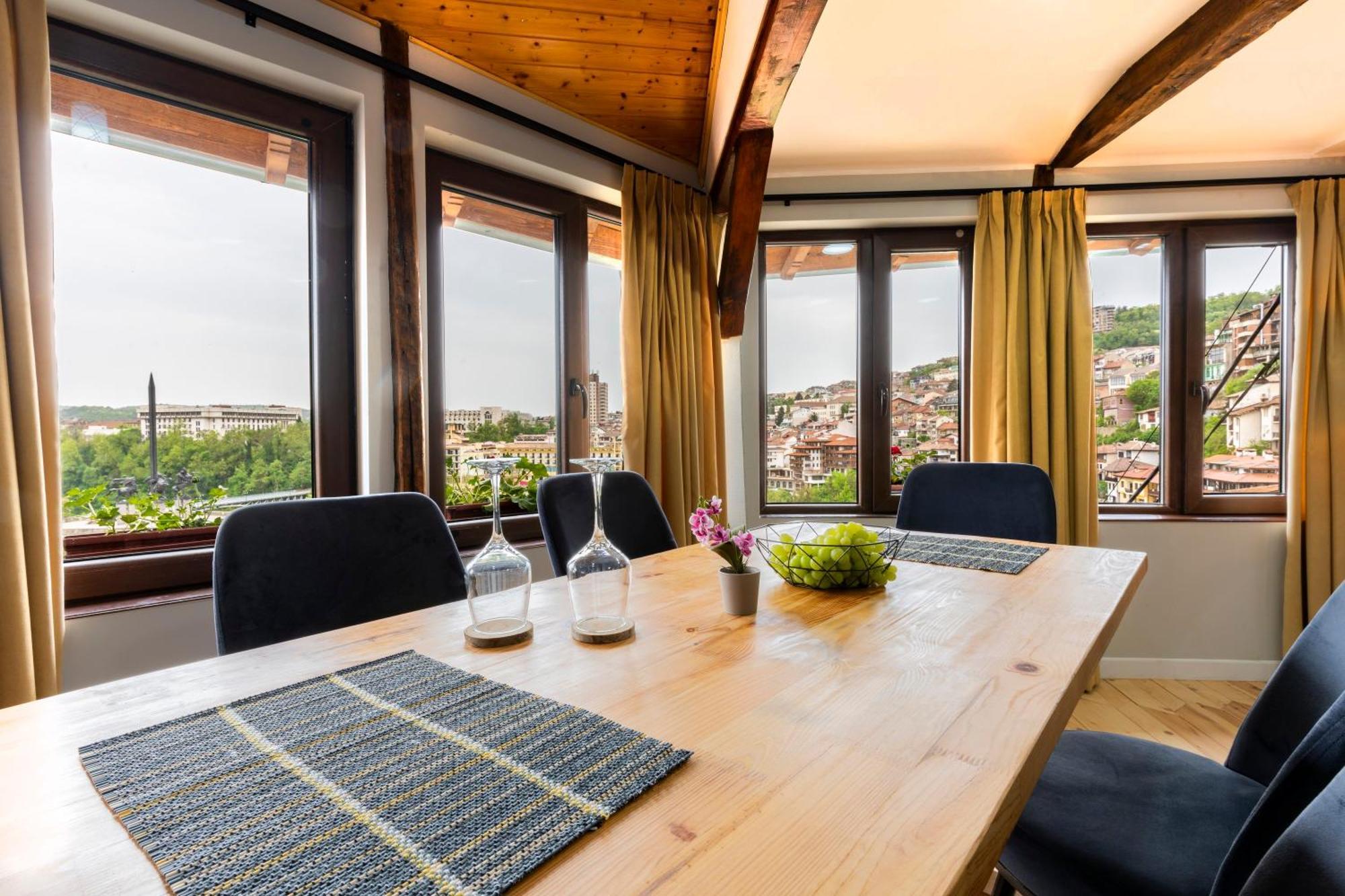 Bobevata Guest House - Floor 2 - Stunning View Old Town Veliko Tŭrnovo Exterior foto