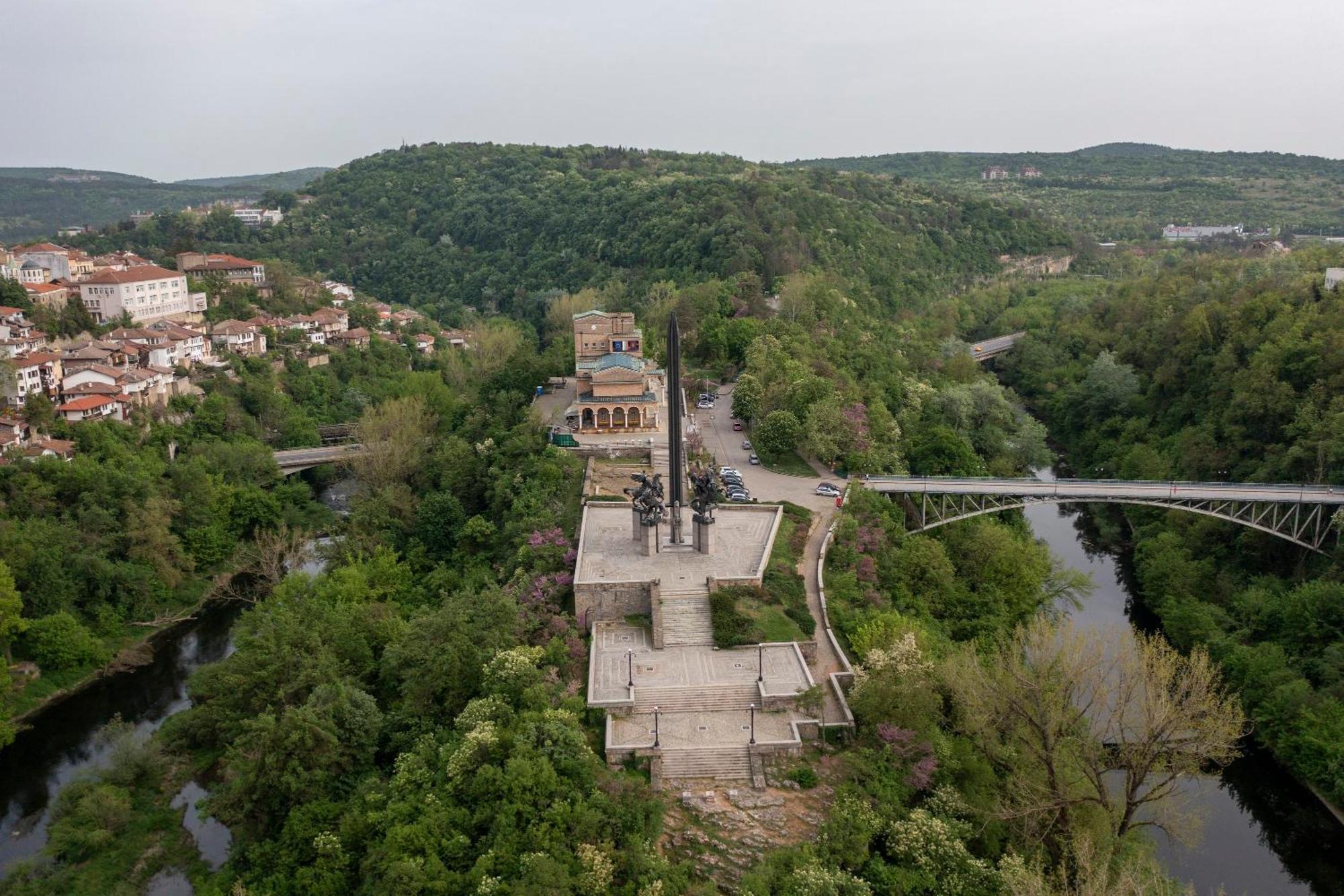 Bobevata Guest House - Floor 2 - Stunning View Old Town Veliko Tŭrnovo Exterior foto